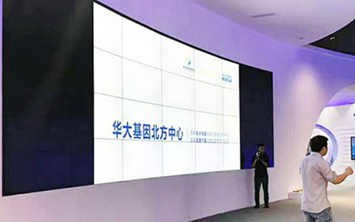 曲麵拚接屏顯示方案，曲麵拚接屏效果圖